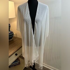 Time And Tru White Sheer Kimono w/Raised Pattern & Tassels - One Size